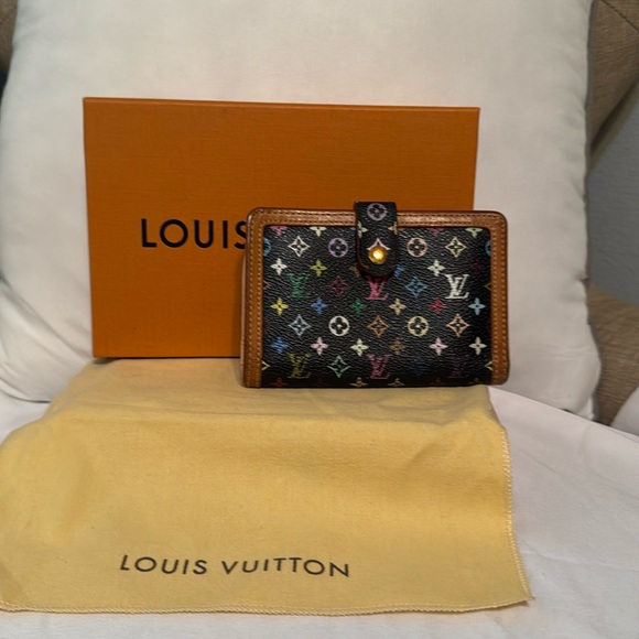 Louis Vuitton Handbags - Louis Vuitton Black Murakami KISSLOCK and Snap wallet with COA